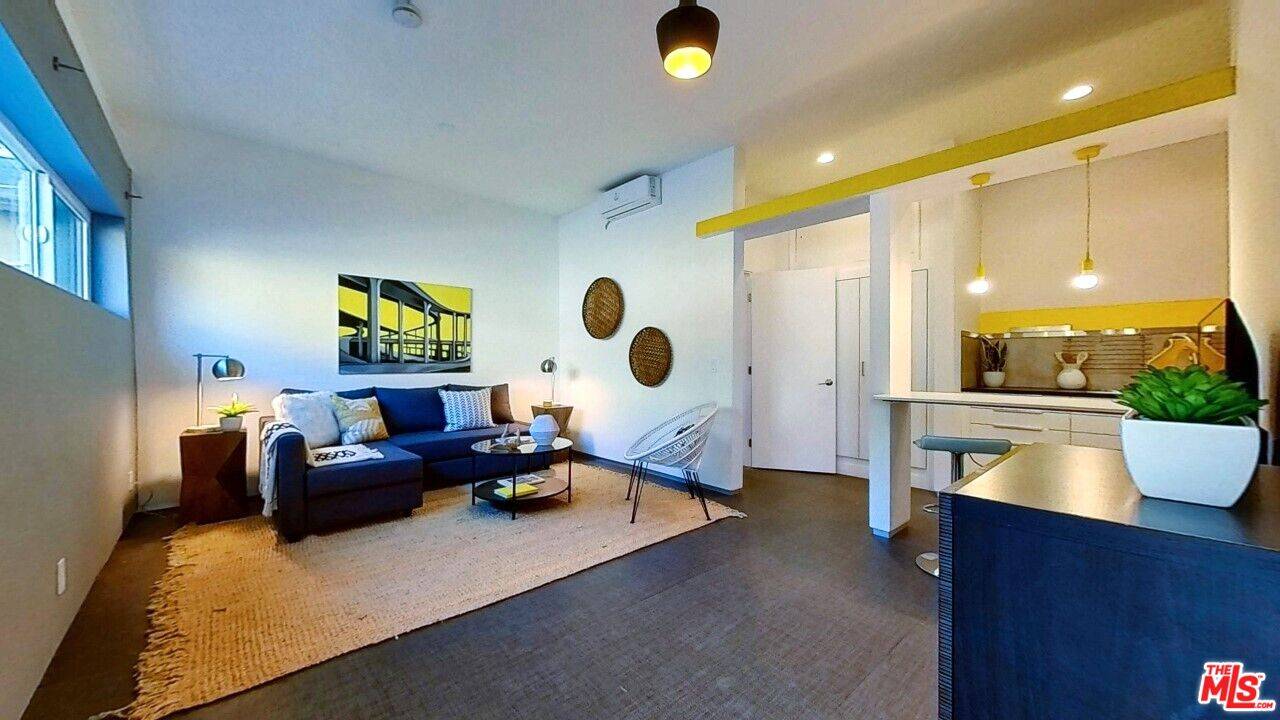 Los Angeles, CA 90065,2717 Lytelle Pl