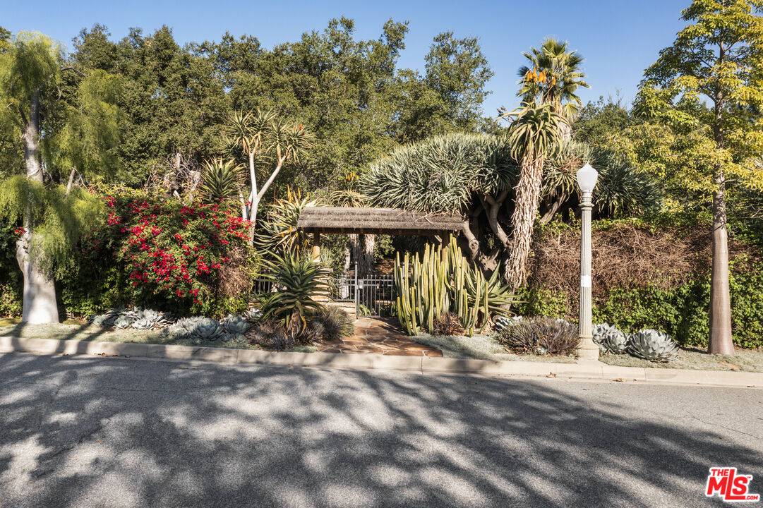Pasadena, CA 91103,1409 El Mirador Dr
