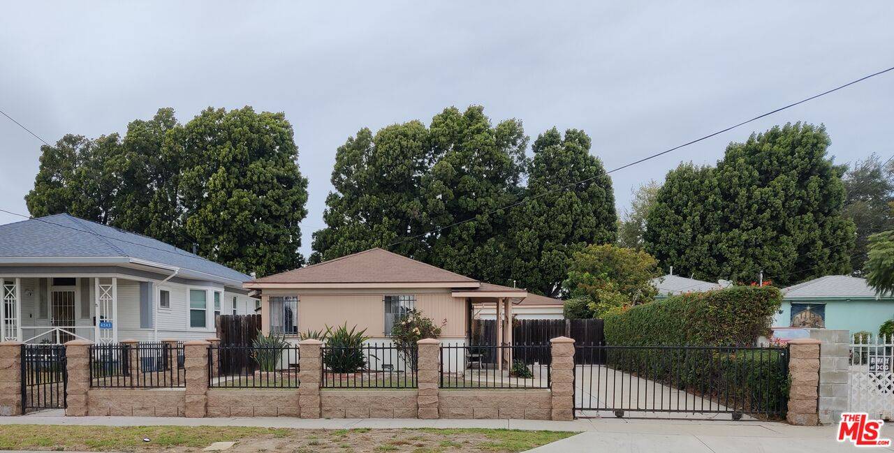 Inglewood, CA 90301,4839 W 98th St