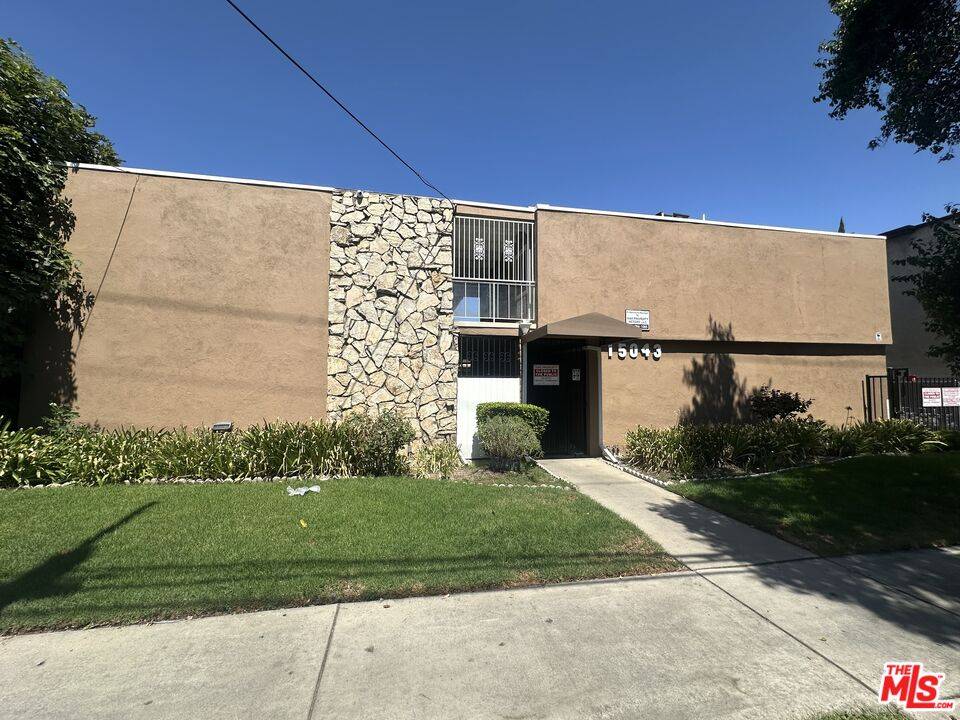 Van Nuys, CA 91411,15043 Victory Blvd