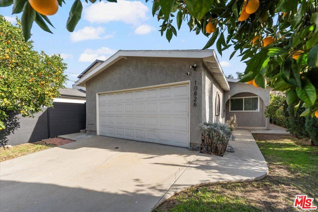 Sunland, CA 91040,10826 Mather Ave