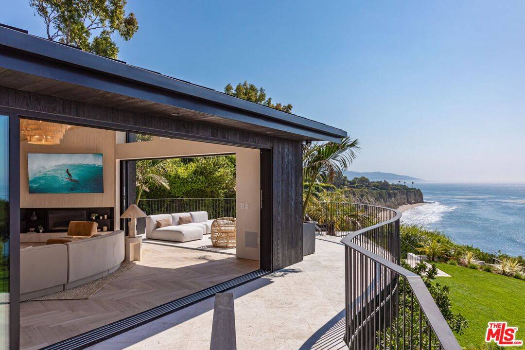 Malibu, CA 90265,29130 Cliffside Dr