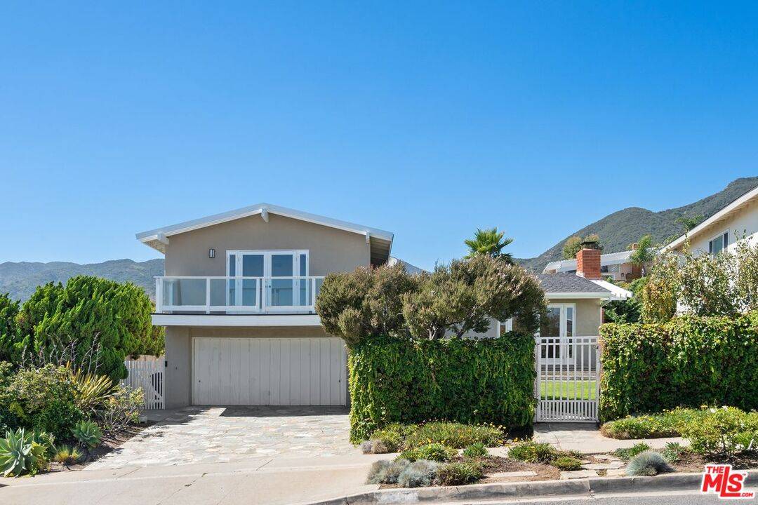 Malibu, CA 90265,3711 Oceanhill Way