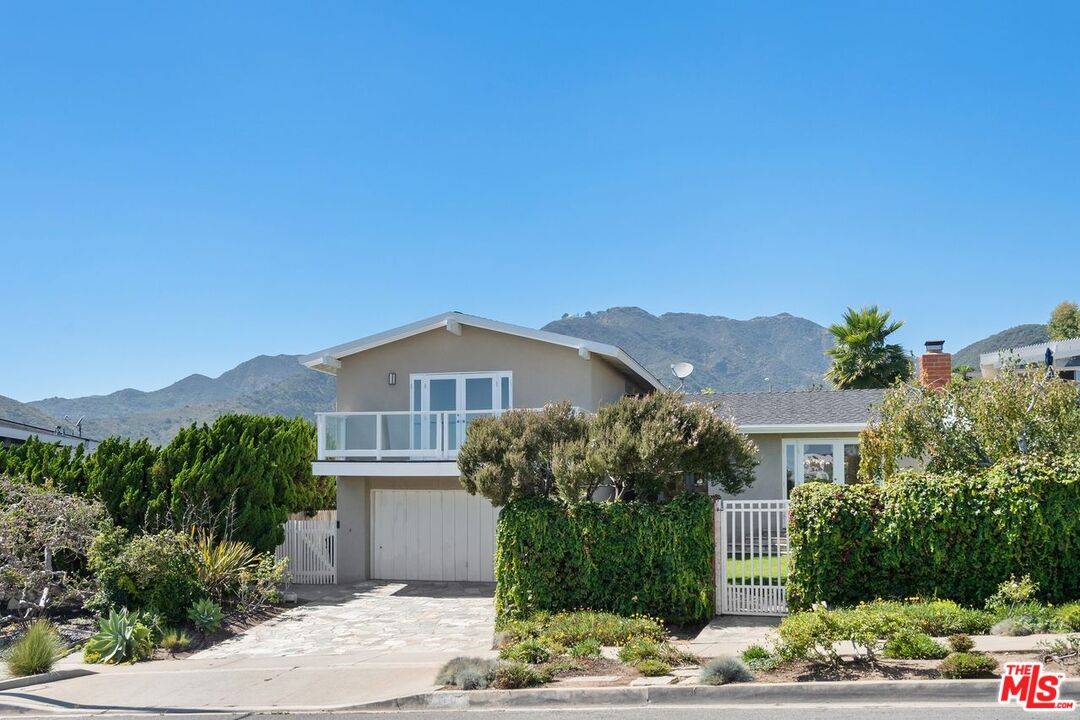 Malibu, CA 90265,3711 Oceanhill Way