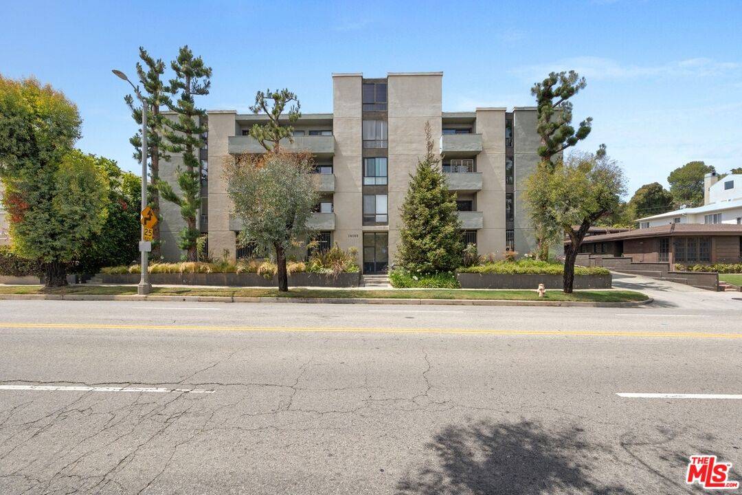 Pacific Palisades, CA 90272,16169 W Sunset Blvd #105