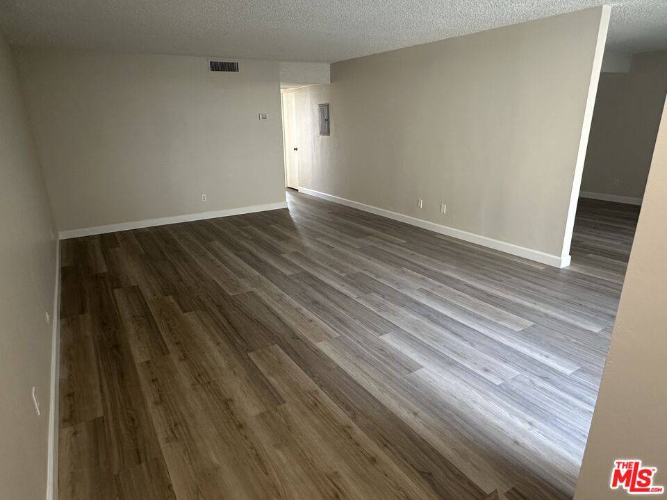 Glendale, CA 91207,950 N Louise St #206