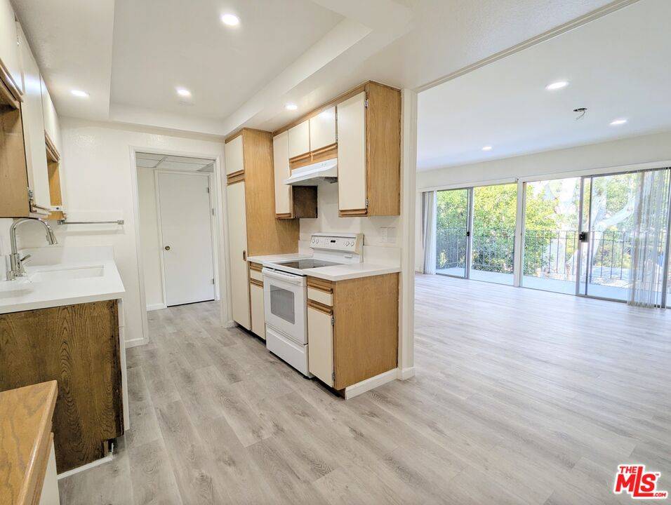 Glendale, CA 91202,125 W Mountain St #311