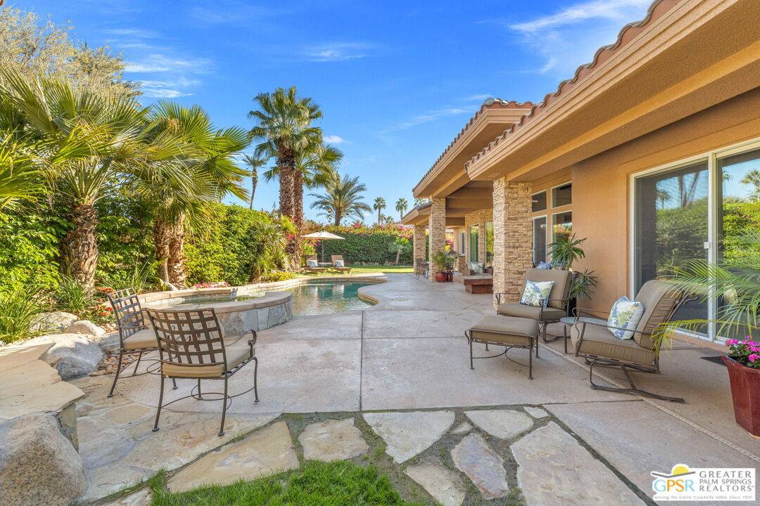 Rancho Mirage, CA 92270,2 Varsity Cir