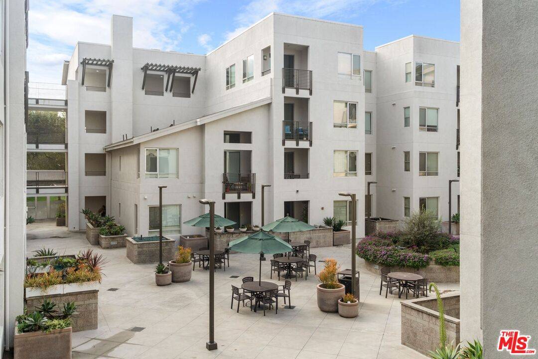 Playa Vista, CA 90094,6400 Crescent Park #217