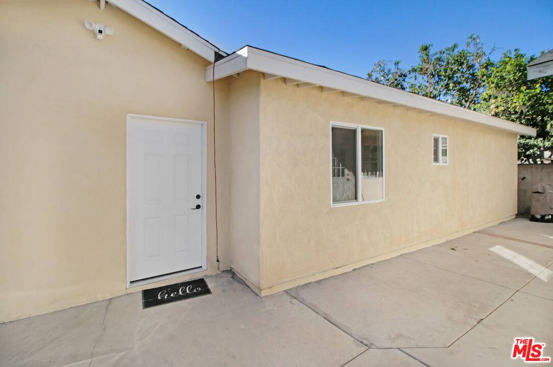 San Fernando, CA 91340,1316 Omelveny Ave