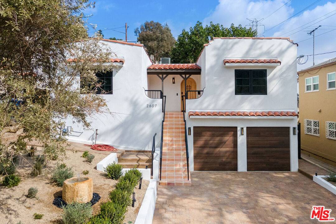 Los Angeles, CA 90039,2607 Locksley Pl