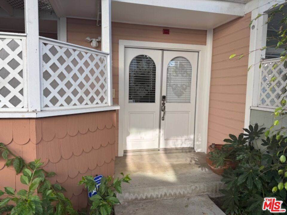 Redondo Beach, CA 90277,320 N Catalina Ave #8