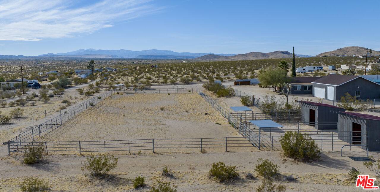 Joshua Tree, CA 92252,2651 Foxy Flats Rd