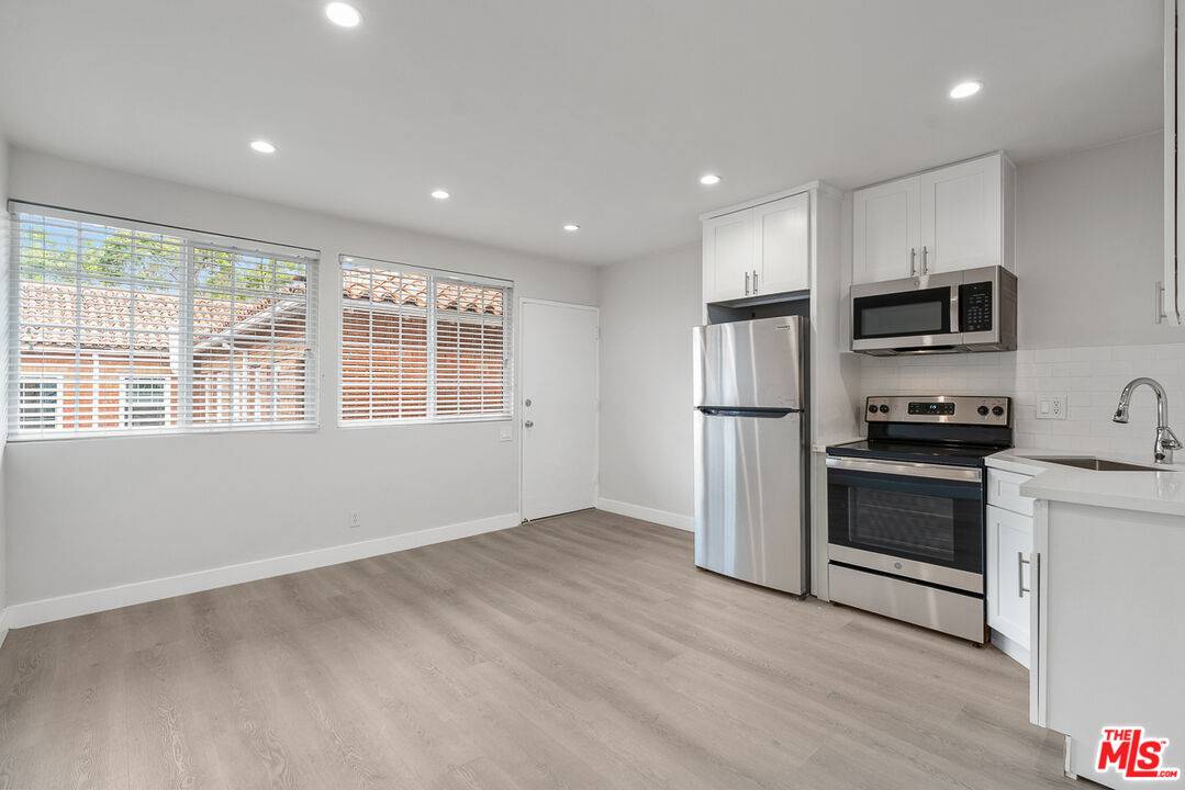 Beverly Hills, CA 90211,144 N Swall Dr #D