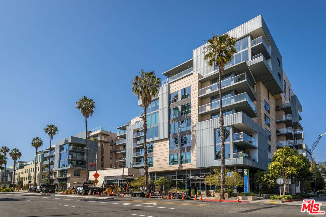 Santa Monica, CA 90401,1755 Ocean Ave #411