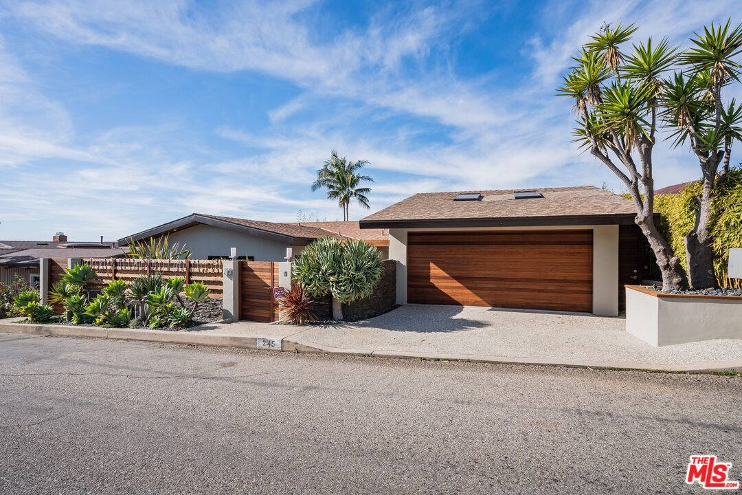 Pacific Palisades, CA 90272,245 Tranquillo Rd