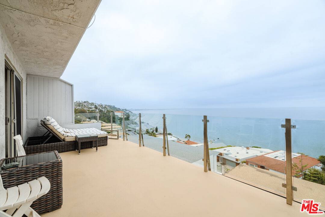 Malibu, CA 90265,18203 Coastline Dr #7