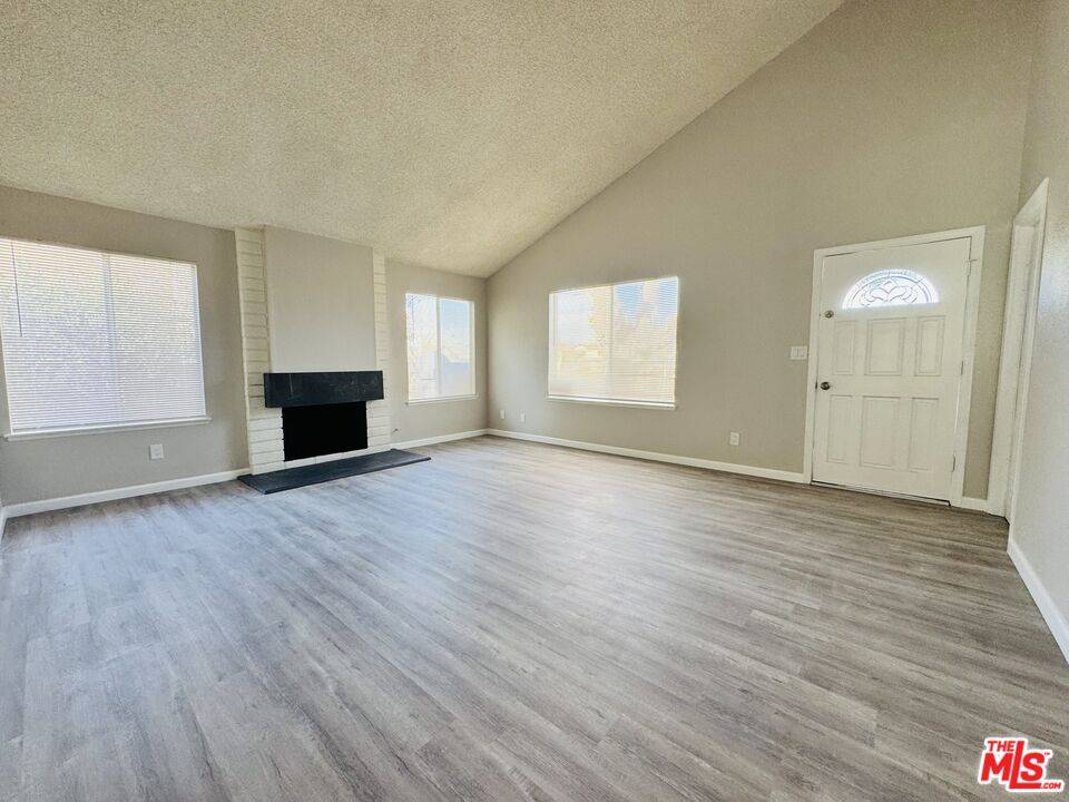 Lancaster, CA 93535,1108 E Nugent St