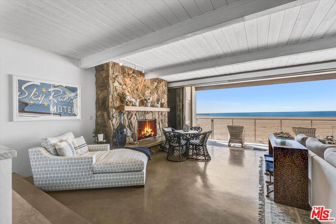 Marina Del Rey, CA 90292,1 Spinnaker St #2