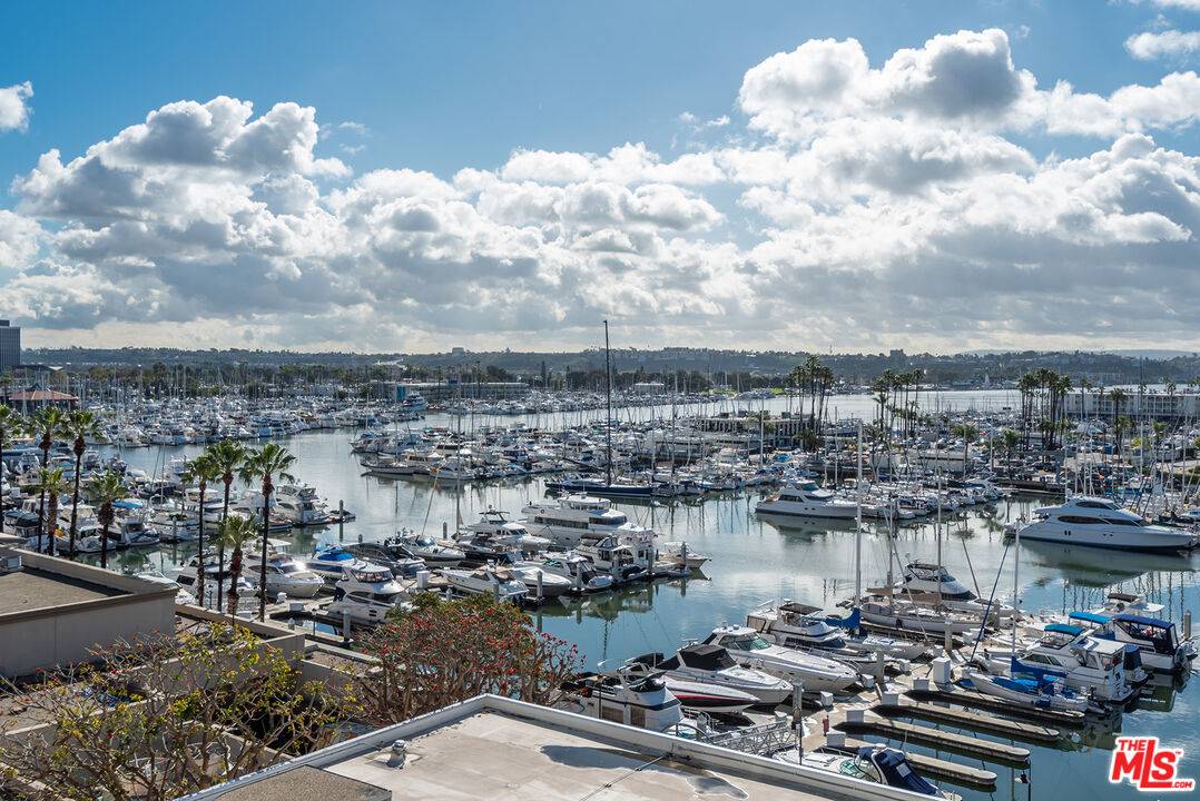 Marina Del Rey, CA 90292,4335 Marina City Dr #444