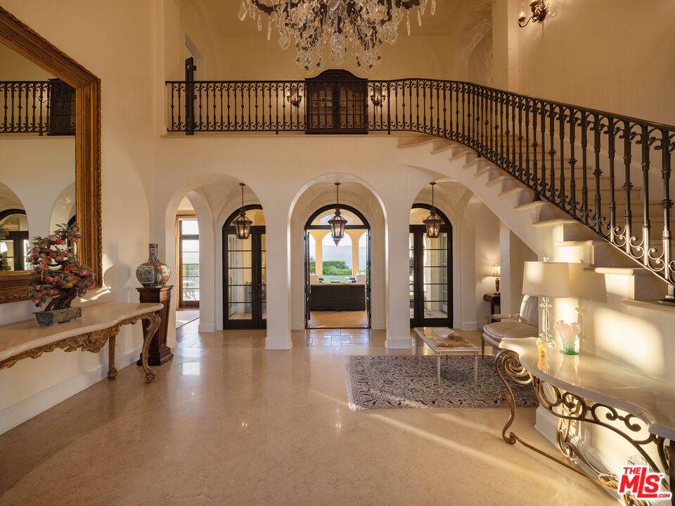 Beverly Hills, CA 90210,13961 Aubrey Rd