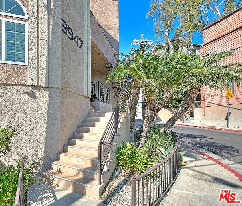 Studio City, CA 91604,3947 Carpenter Ave #106