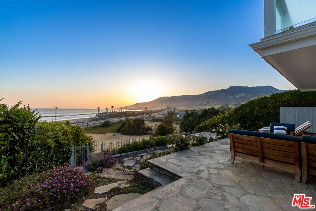 Malibu, CA 90265,6447 Surfside Way