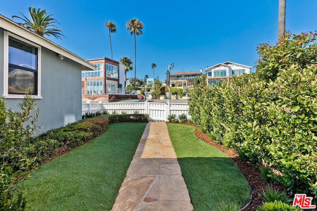Playa Del Rey, CA 90293,236 Waterview St