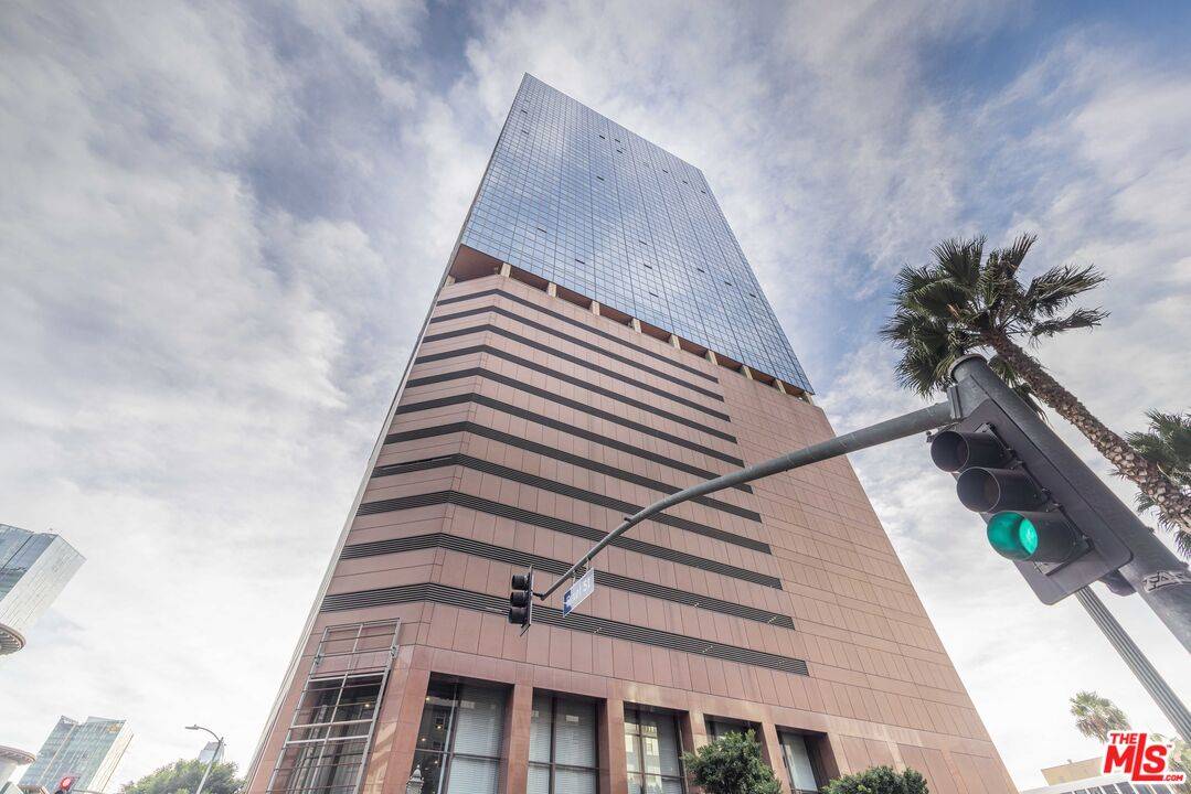 Los Angeles, CA 90017,1100 Wilshire Blvd #3003