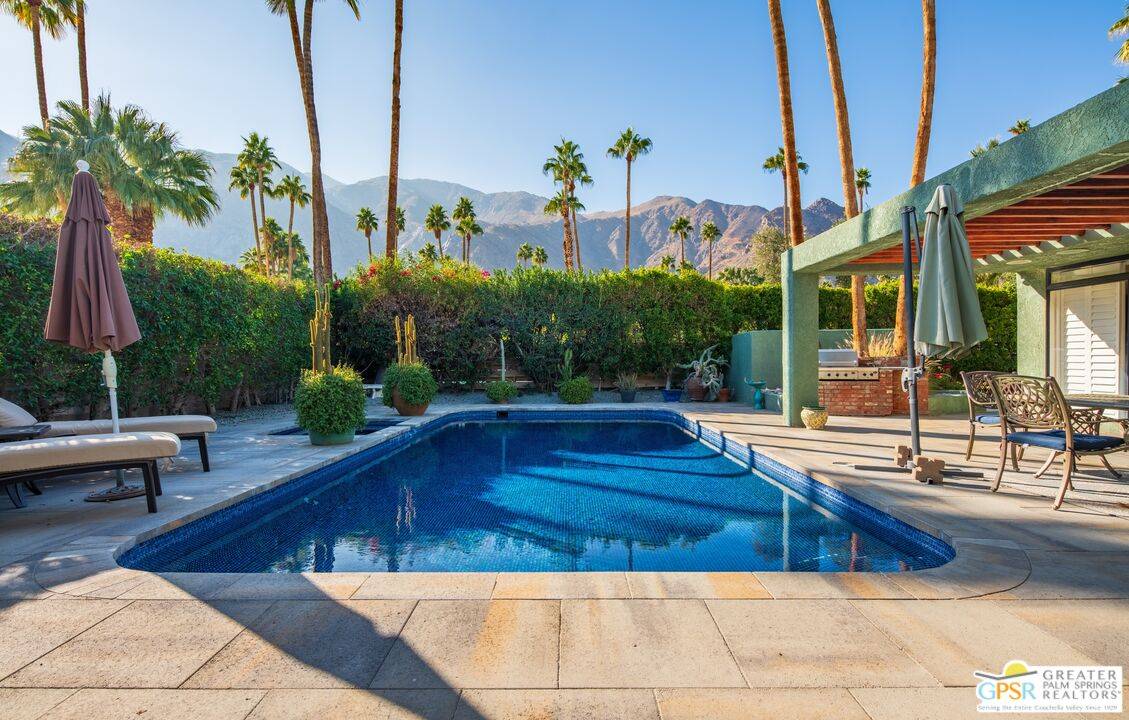 Palm Springs, CA 92262,817 N Via Monte Vis