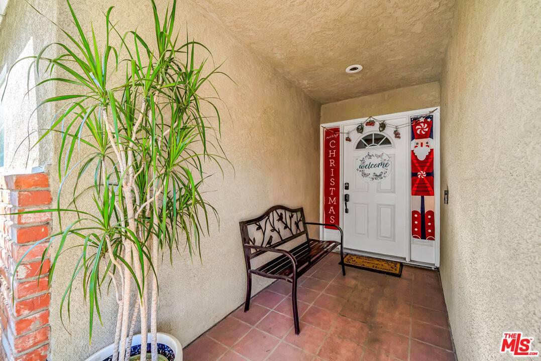 Simi Valley, CA 93065,2425 Dusan St