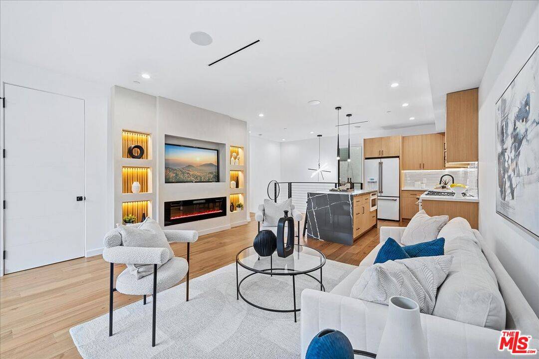 Los Angeles, CA 90046,7309 N Eaton Pl