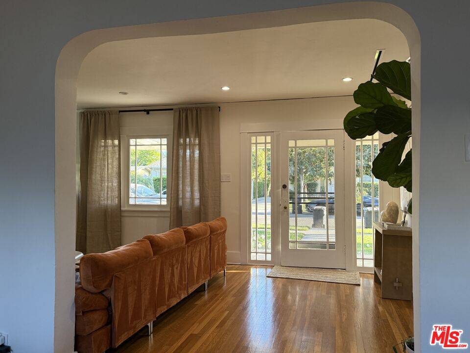 Glendale, CA 91203,Burchett St