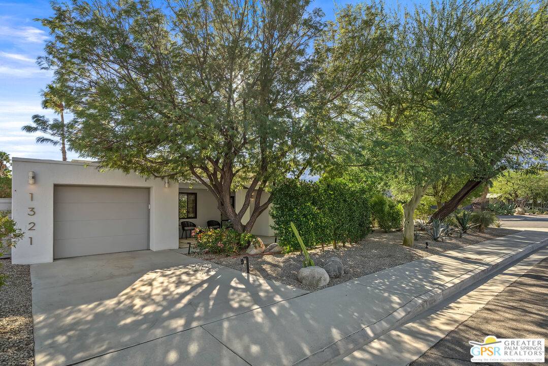 Palm Springs, CA 92262,1321 E Adobe Way