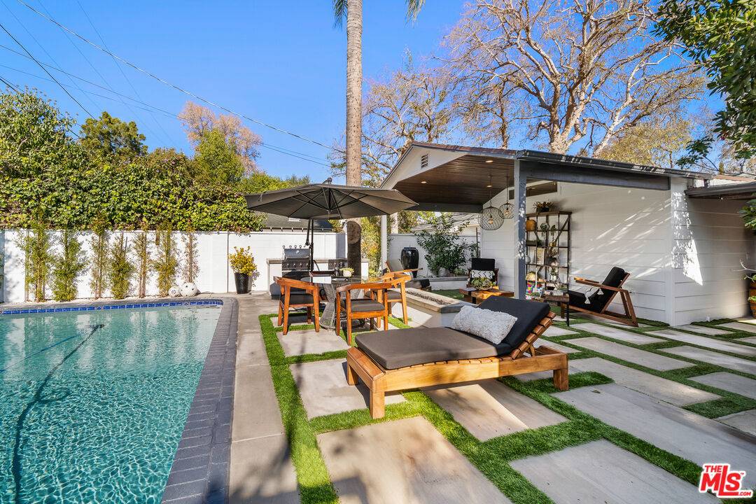North Hollywood, CA 91601,5013 Auckland Ave