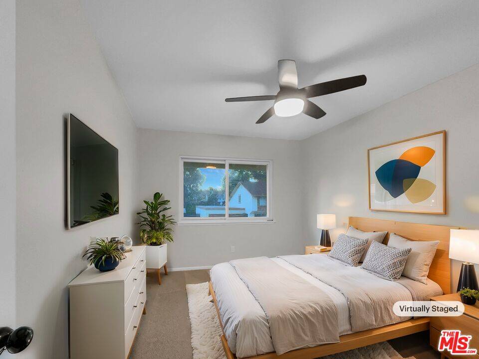 Valencia, CA 91355,25258 Via Sistine