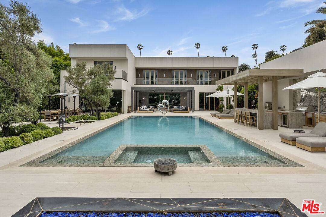 Beverly Hills, CA 90210,616 N Beverly Dr