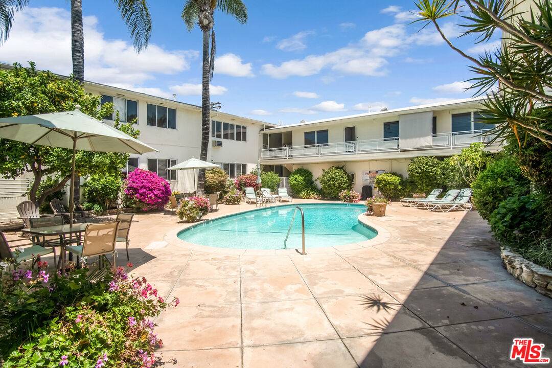 Sherman Oaks, CA 91423,14065 Moorpark St