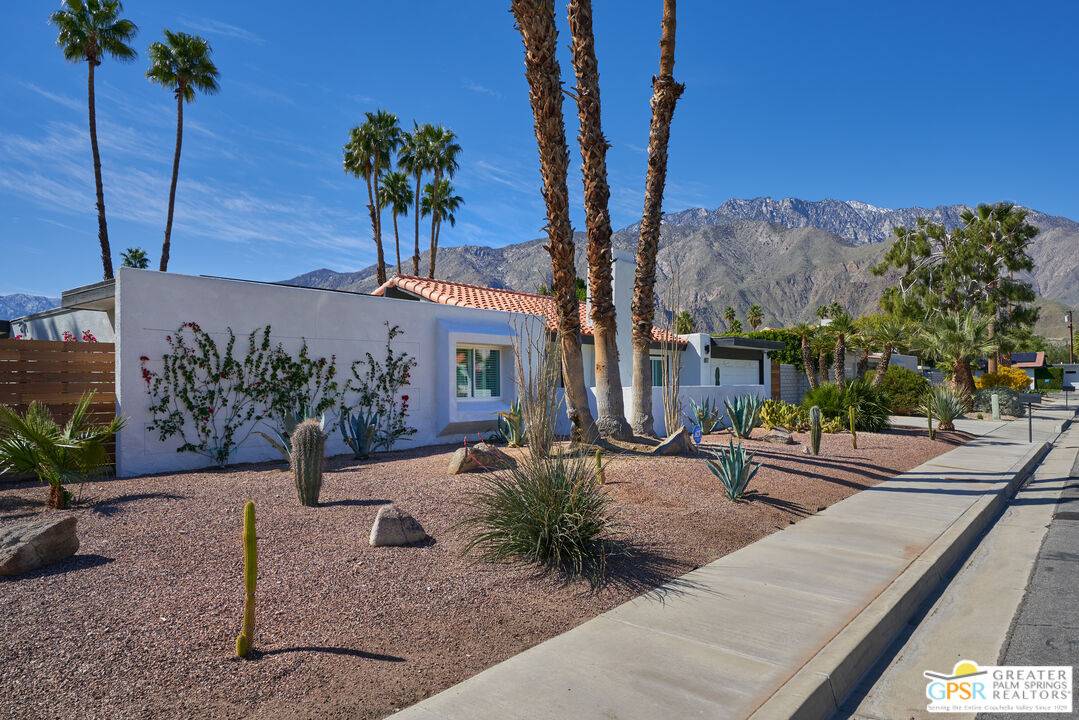 Palm Springs, CA 92262,877 E El Cid