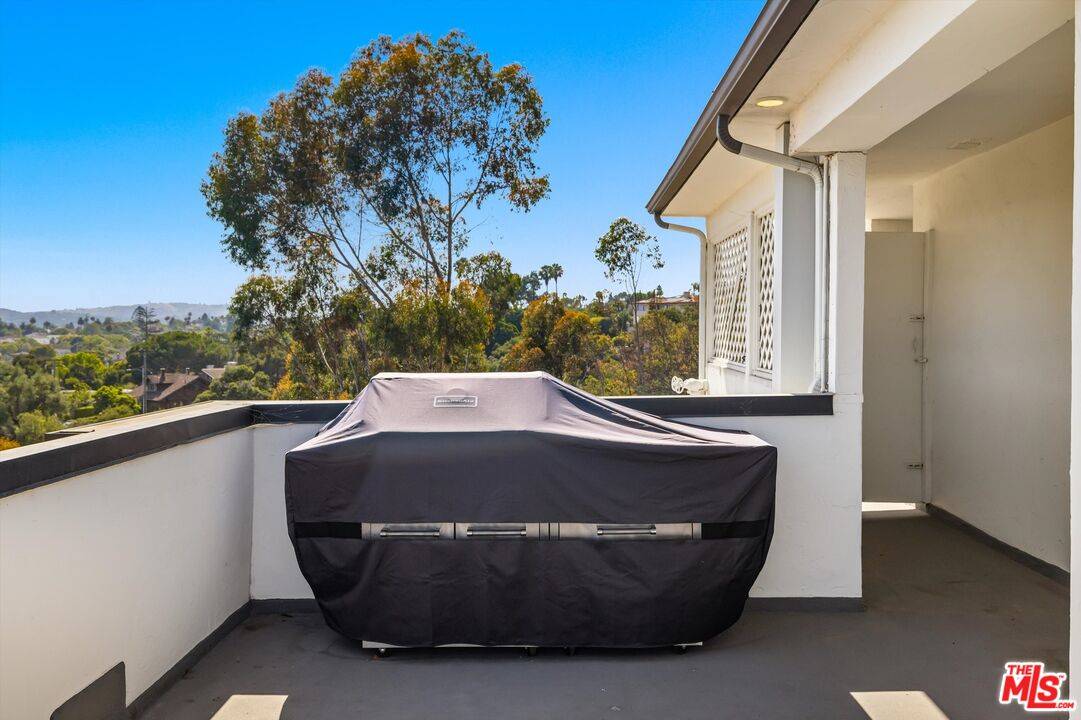 Santa Barbara, CA 93103,813 E Anapamu St #PenthouseB