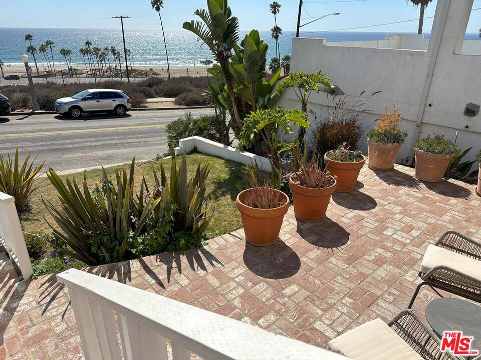 Playa Del Rey, CA 90293,135 Napoleon St