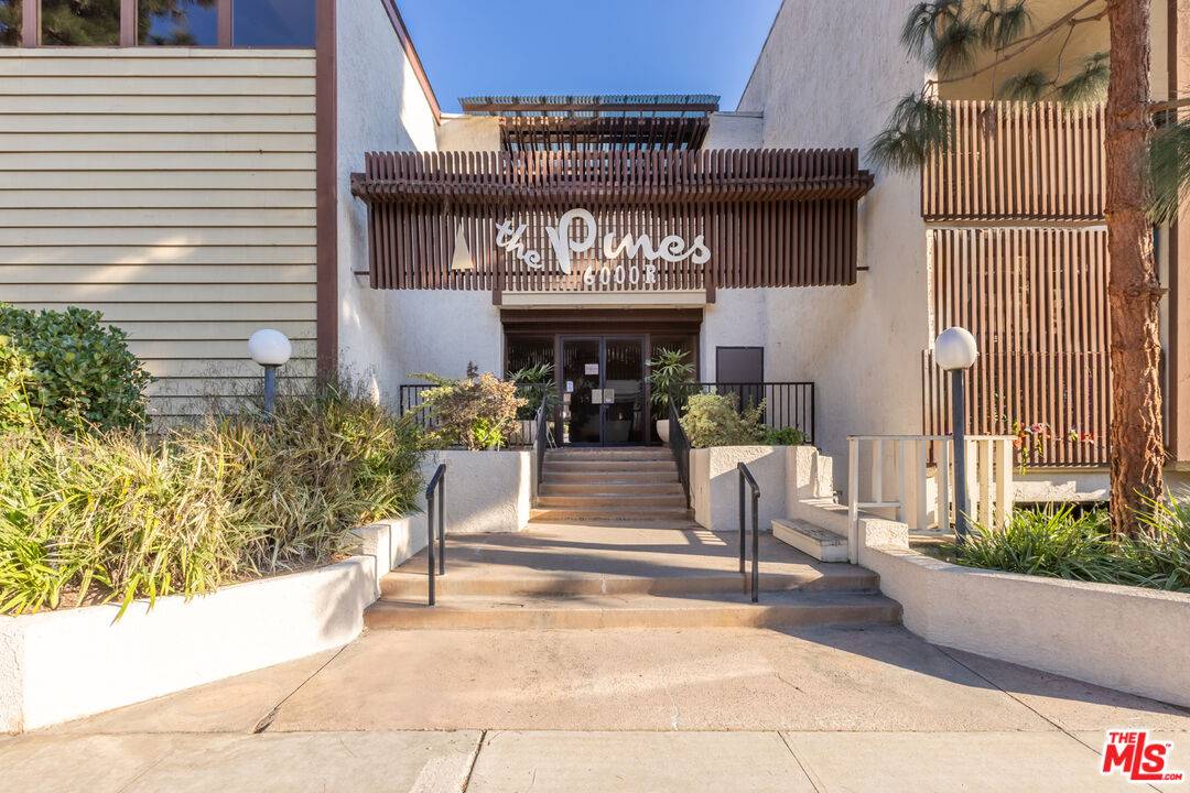 Culver City, CA 90230,6000 Canterbury Dr #D302
