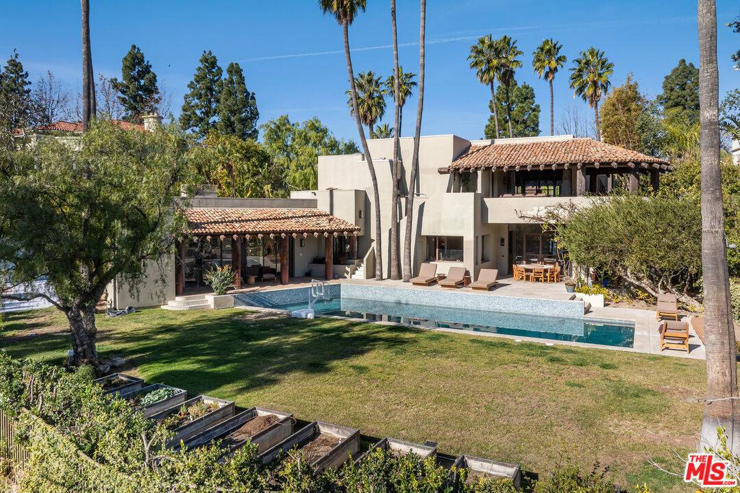 Beverly Hills, CA 90210,3348 Clerendon Rd