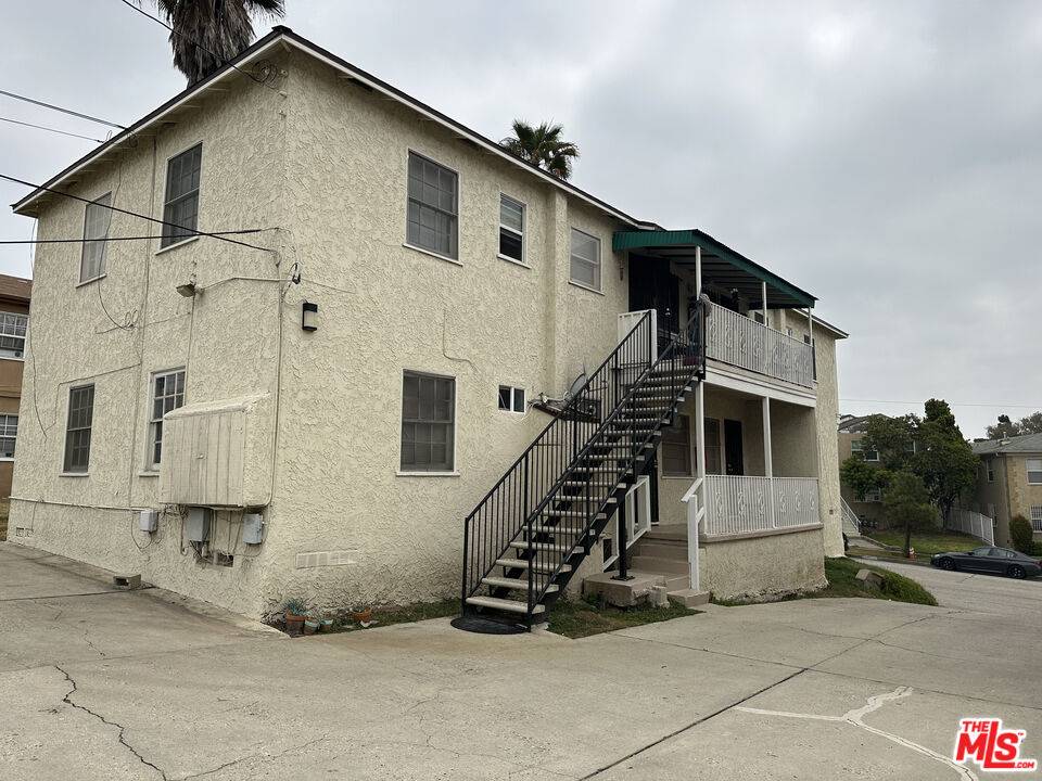 Inglewood, CA 90305,8257 Crenshaw Dr