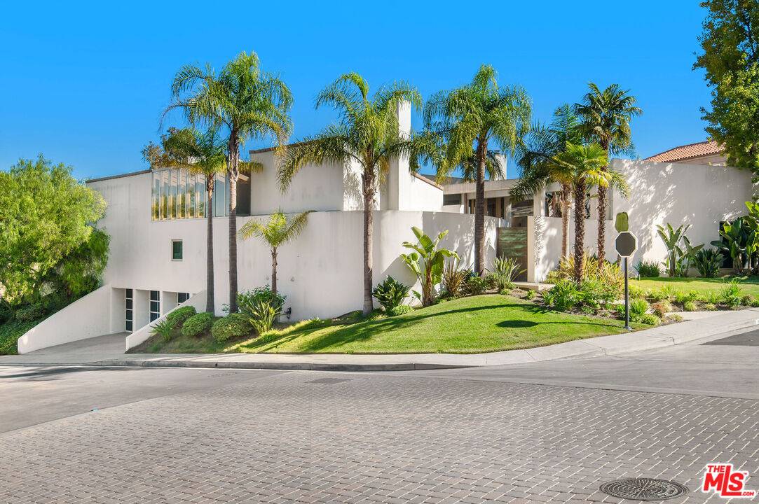 Beverly Hills, CA 90210,11975 Crest Pl