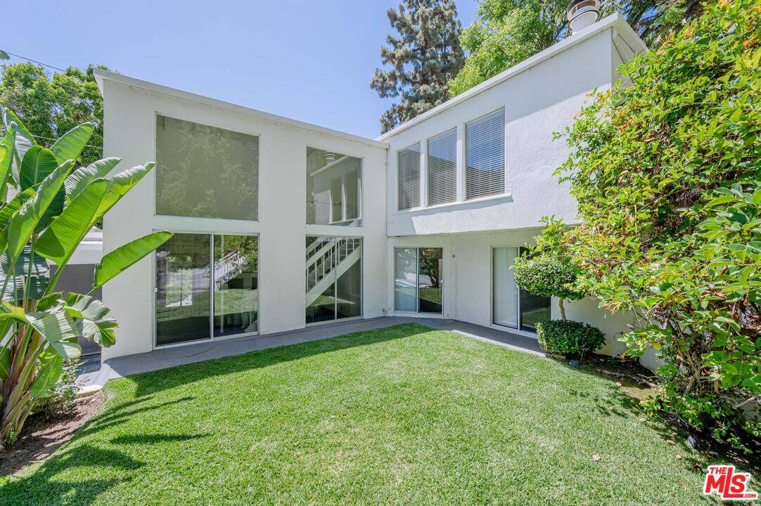 Beverly Hills, CA 90210,1264 BENEDICT CANYON DR