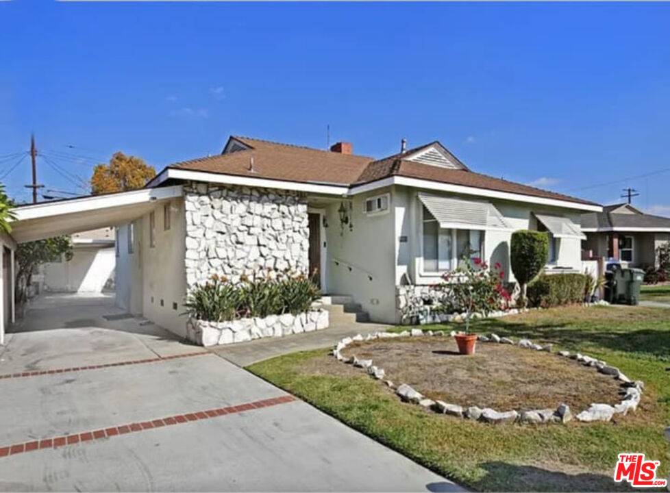 Downey, CA 90240,7421 Ivo St