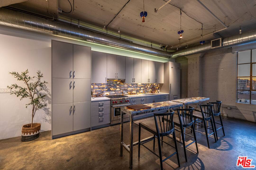 Los Angeles, CA 90021,1855 Industrial St #612