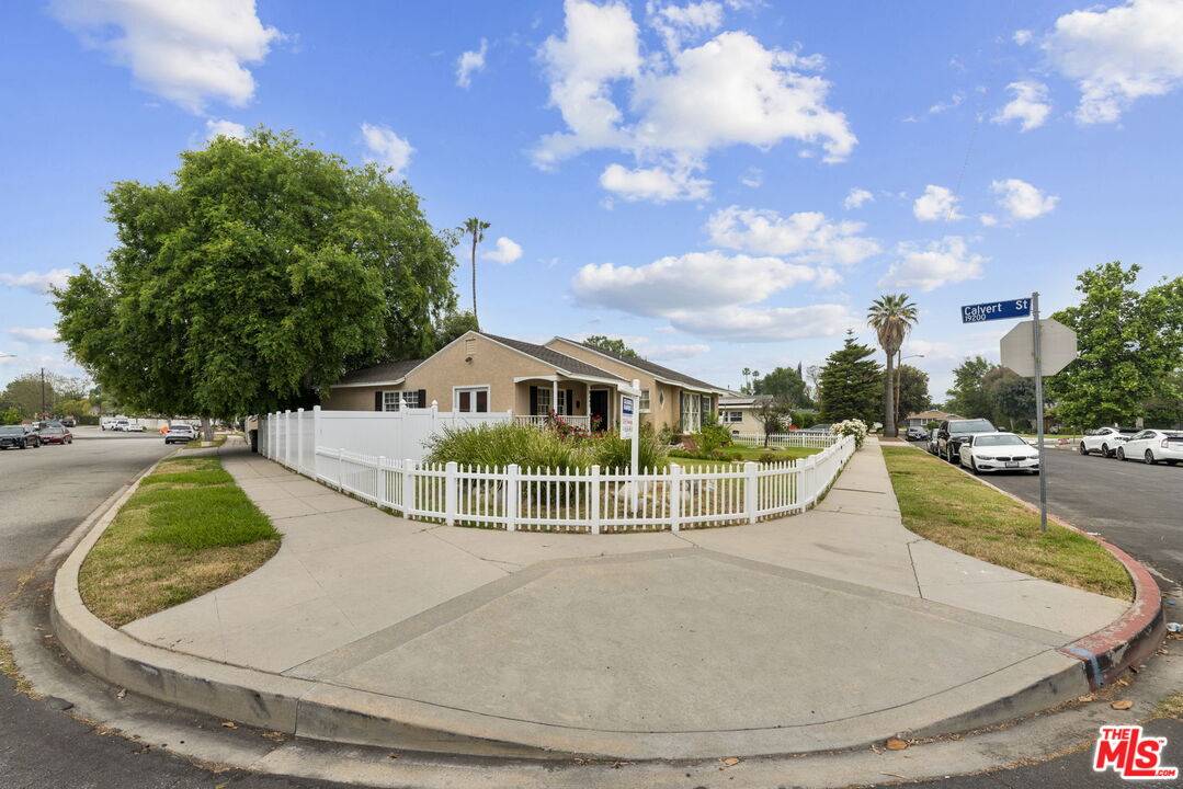 Tarzana, CA 91335,6143 Beckford Ave