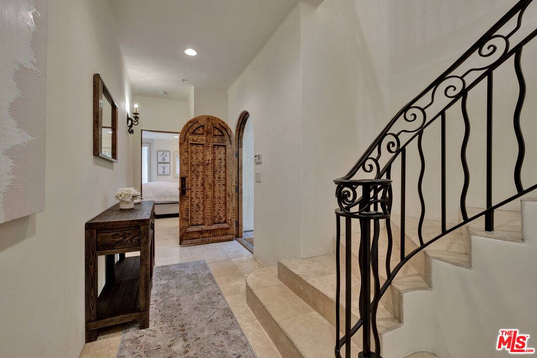 Santa Barbara, CA 93101,211 Bath St
